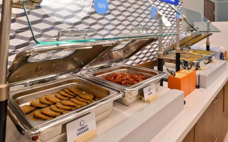 Holiday Inn Express & Suites - Hawaiian Gardens By Ihg エクステリア 写真