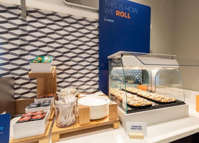 Holiday Inn Express & Suites - Hawaiian Gardens By Ihg エクステリア 写真