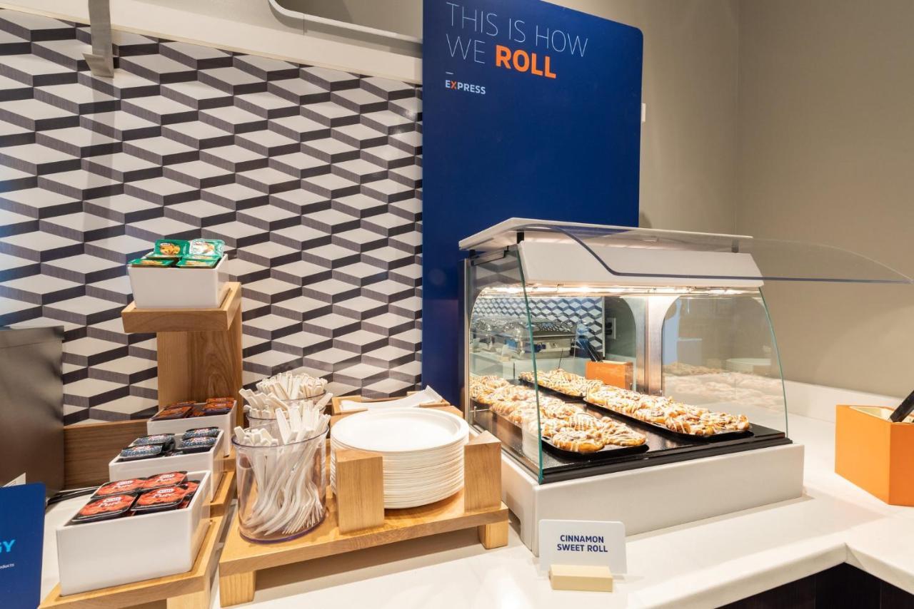 Holiday Inn Express & Suites - Hawaiian Gardens By Ihg エクステリア 写真