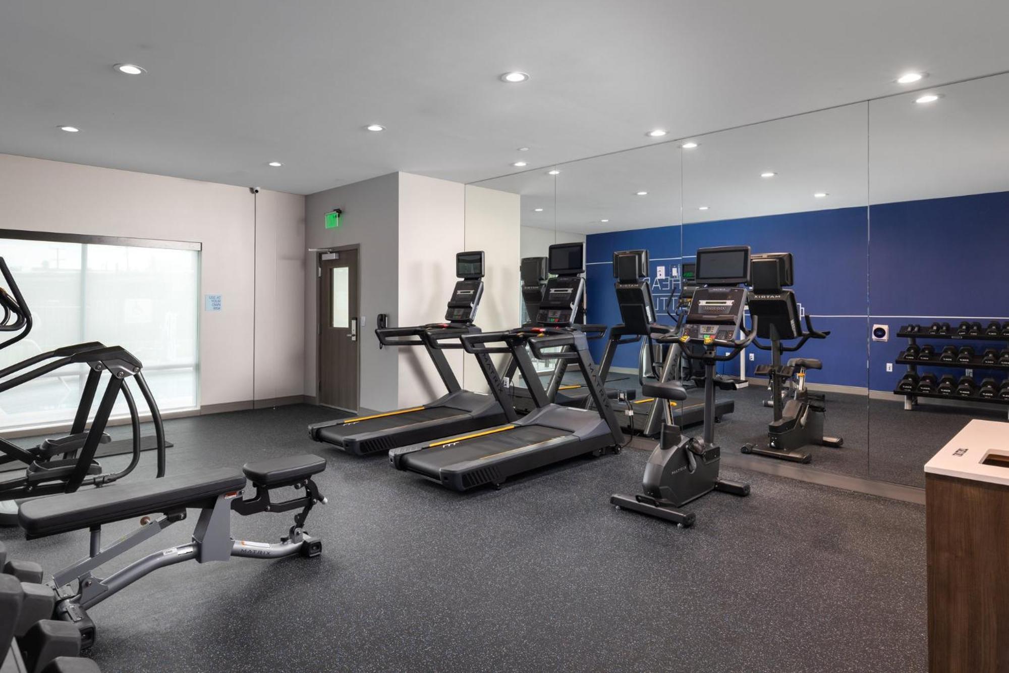 Holiday Inn Express & Suites - Hawaiian Gardens By Ihg エクステリア 写真
