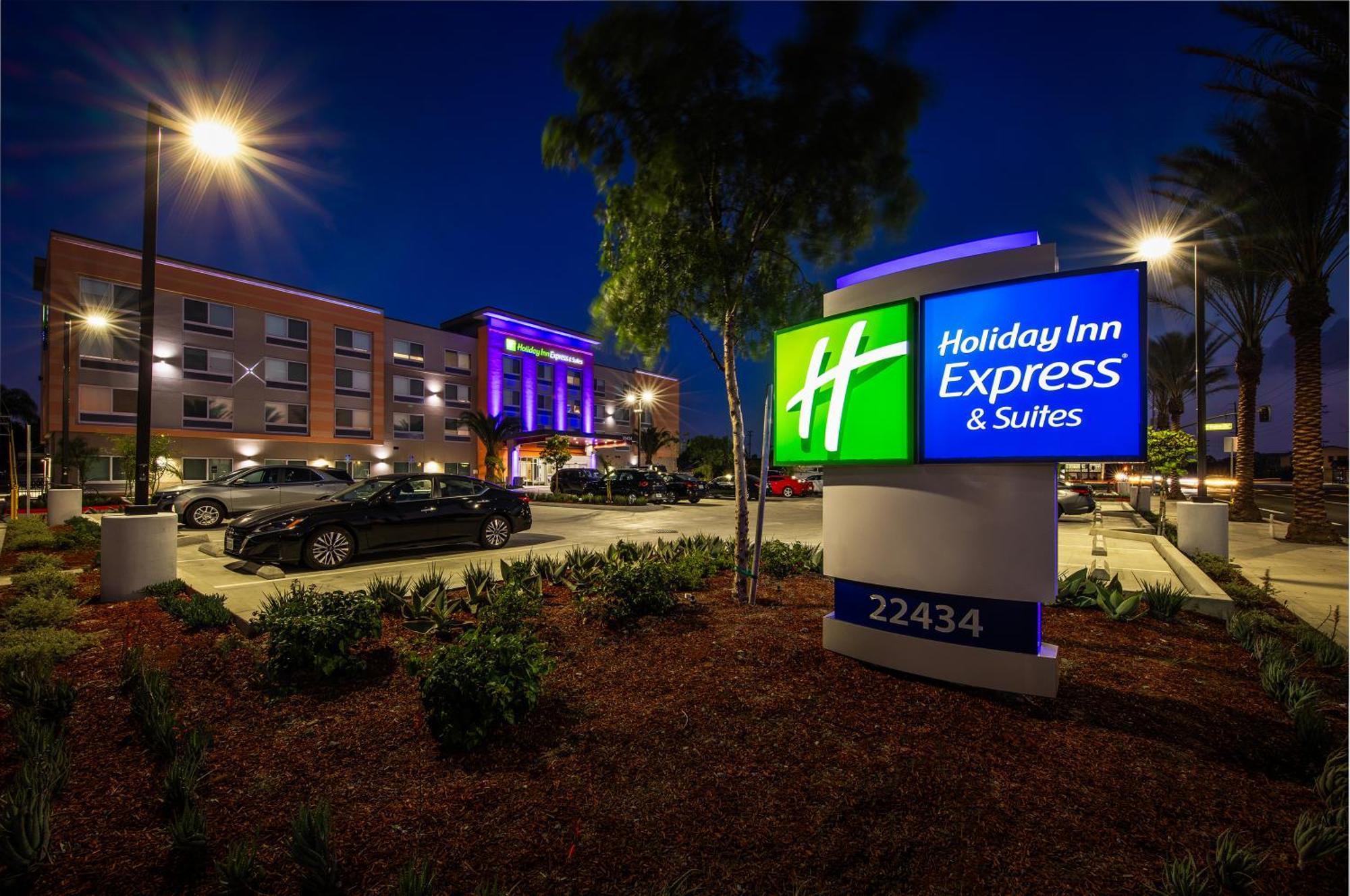 Holiday Inn Express & Suites - Hawaiian Gardens By Ihg エクステリア 写真