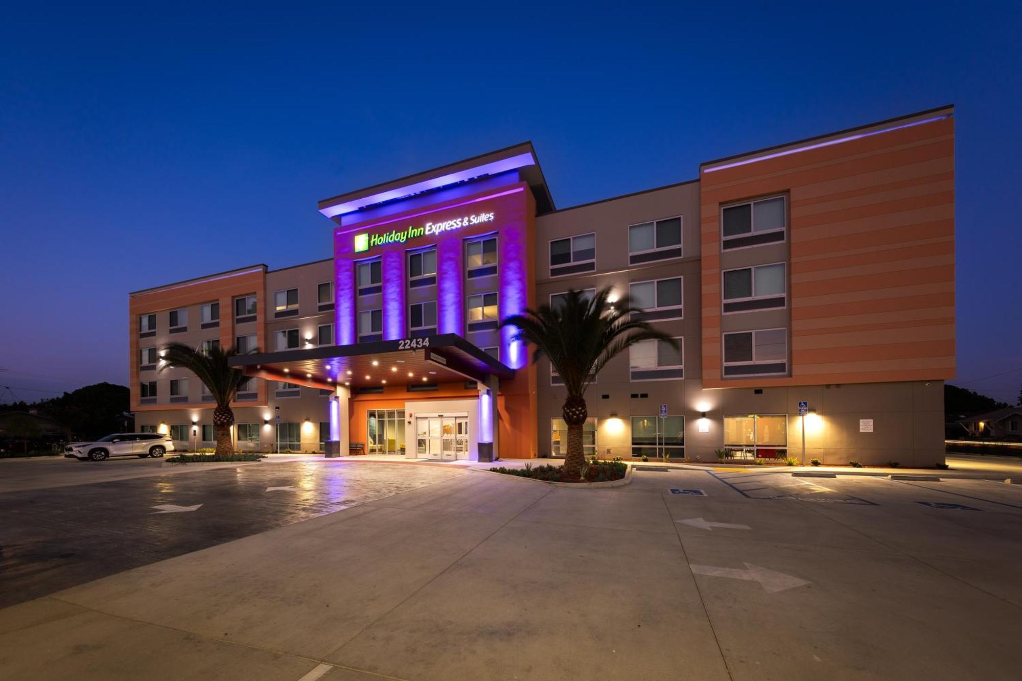 Holiday Inn Express & Suites - Hawaiian Gardens By Ihg エクステリア 写真