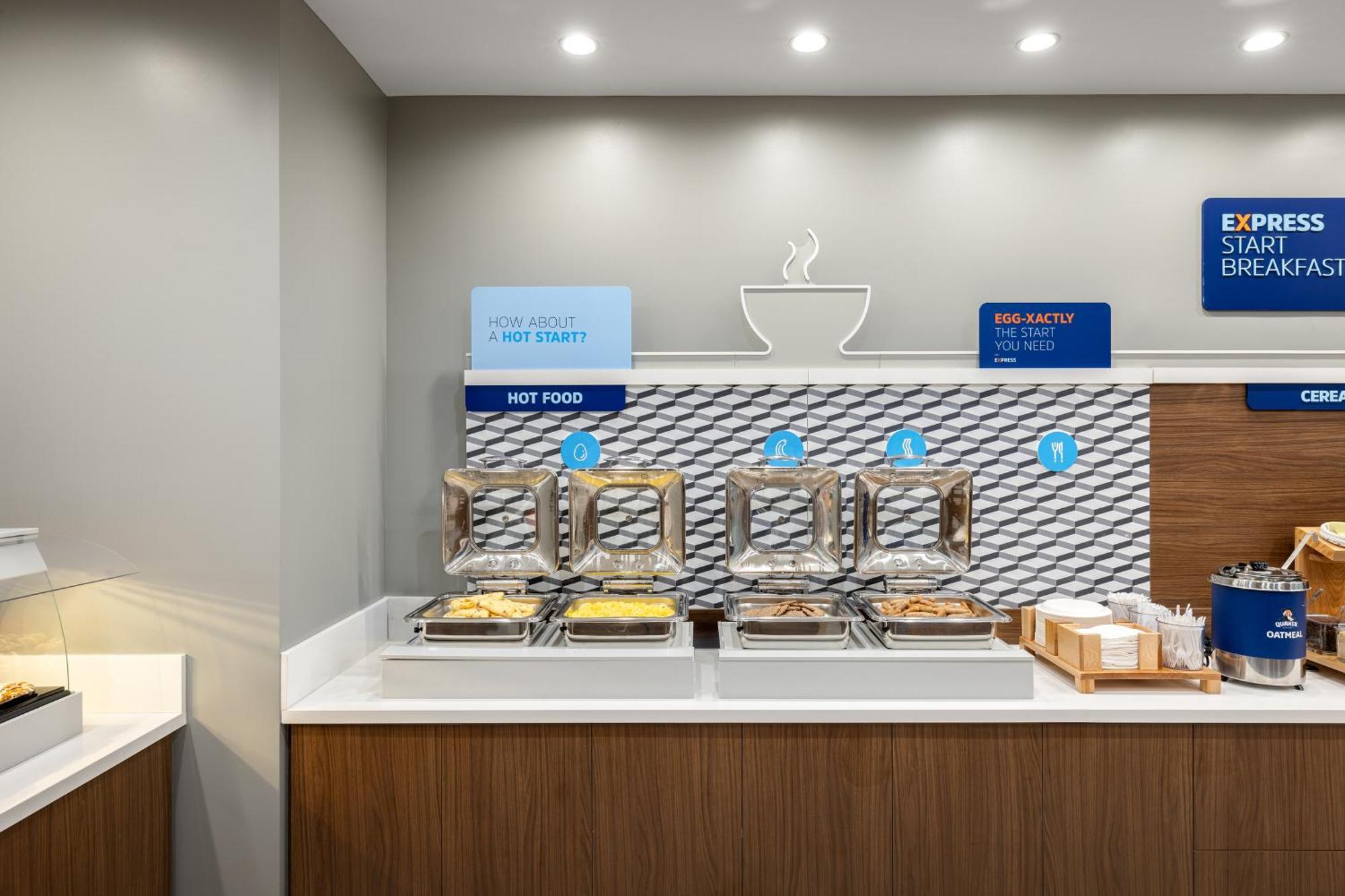 Holiday Inn Express & Suites - Hawaiian Gardens By Ihg エクステリア 写真